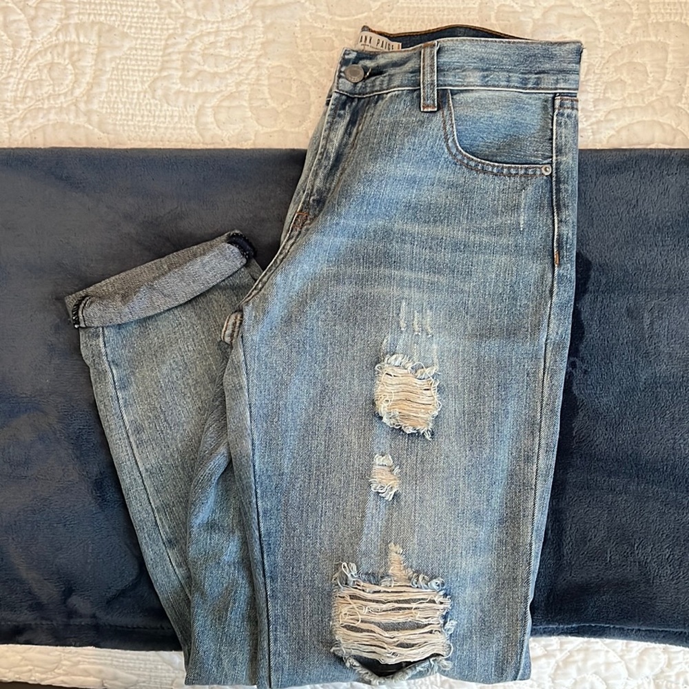 High waisted boyfriend jeans